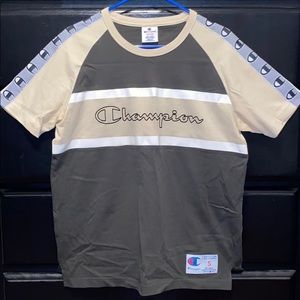 Short sleeve authentic Champion T-shirt.